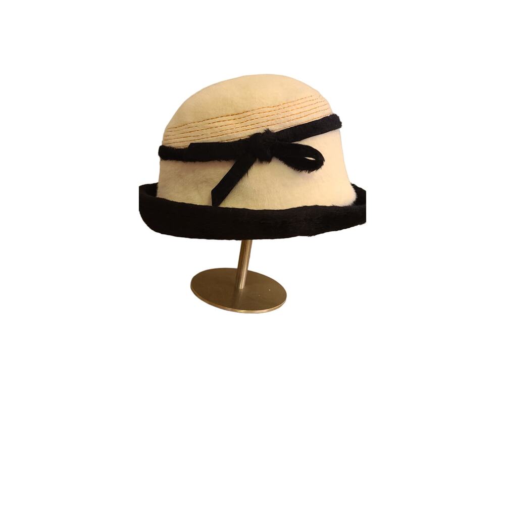 Vintage Womans 60s tall Plush Soft Felt hat elegant Jami Union made